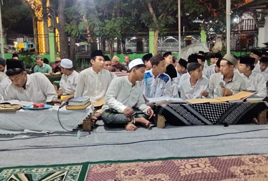 MERAJUT ILMU DAN MENJALIN SILATURAHMI